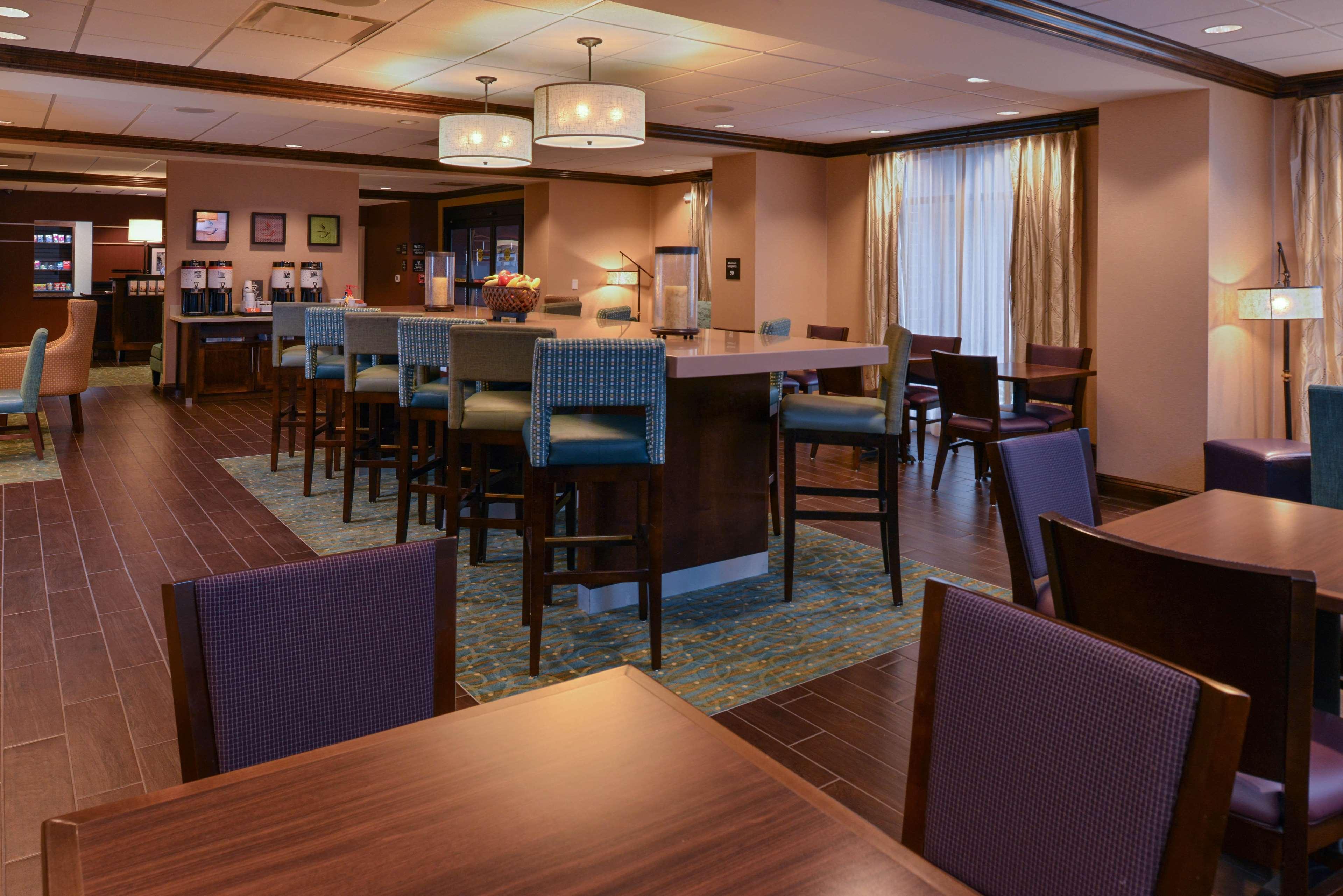 Hampton Midtown-aksarben Hotel 3*