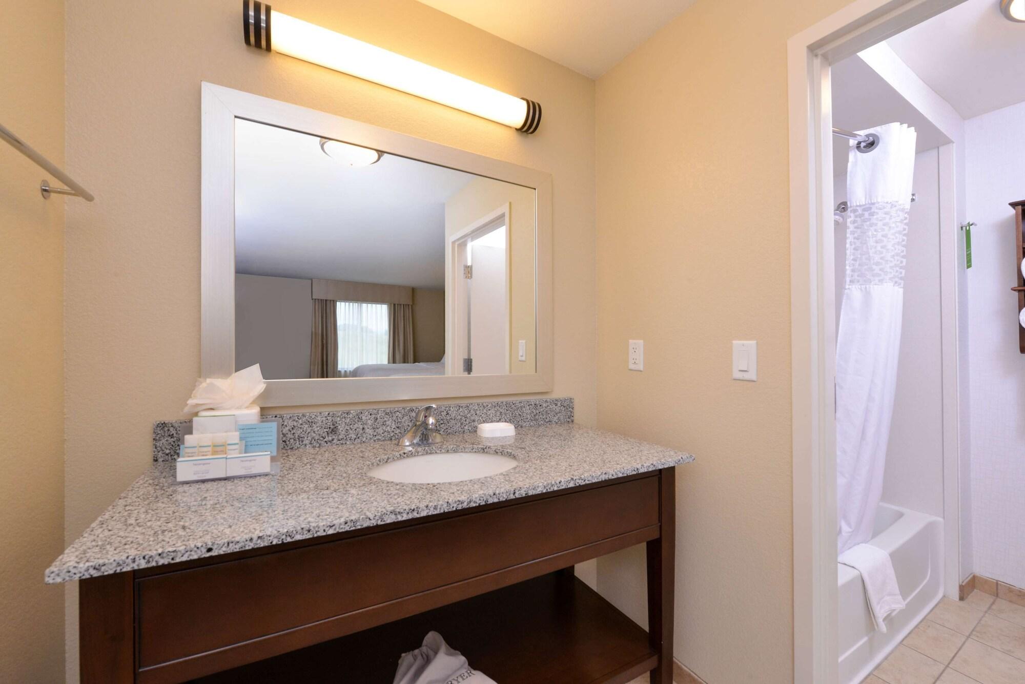 Hotel Hampton Midtown-aksarben 3*