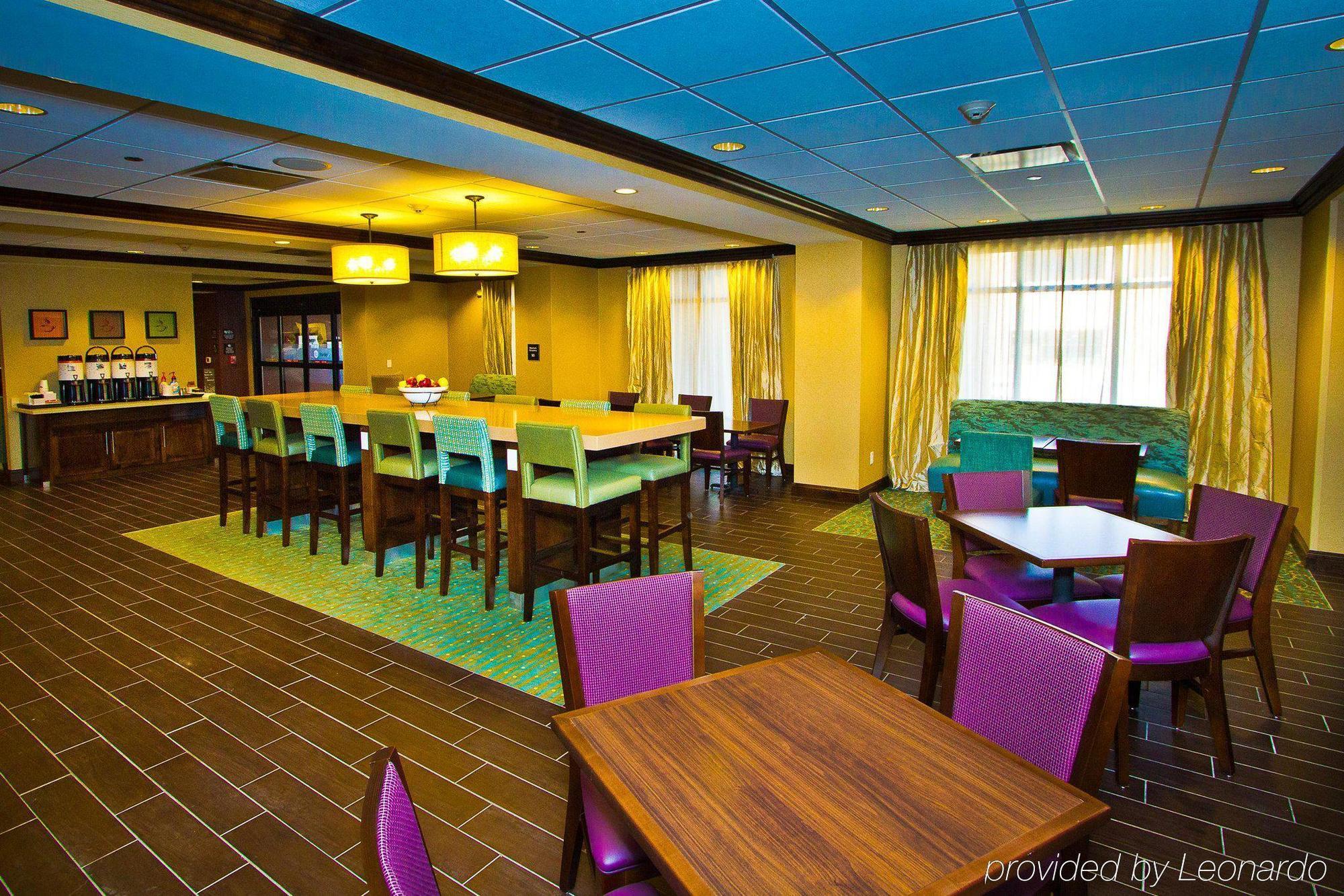 Hotel Hampton Midtown-aksarben 3*